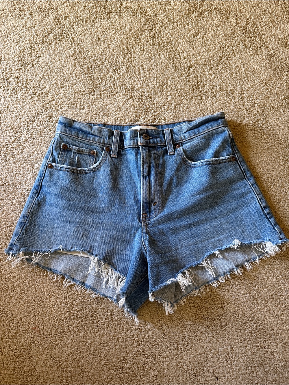 Abercrombie & Fitch The 90’s Relaxed Cutoff Short High Rise - 26